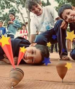 niños hugando al trompo