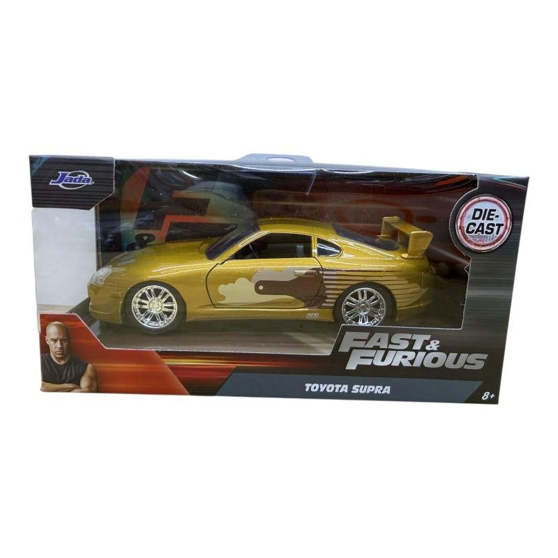 Toyota Supra Dorado: ¡El Rey de la Velocidad de Fast & Furious a Escala 1:32!